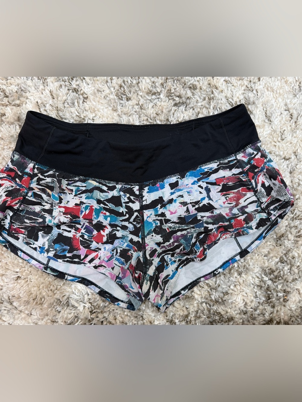 LULULEMON Women's Multicolor Patterned Shorts 2.5”
